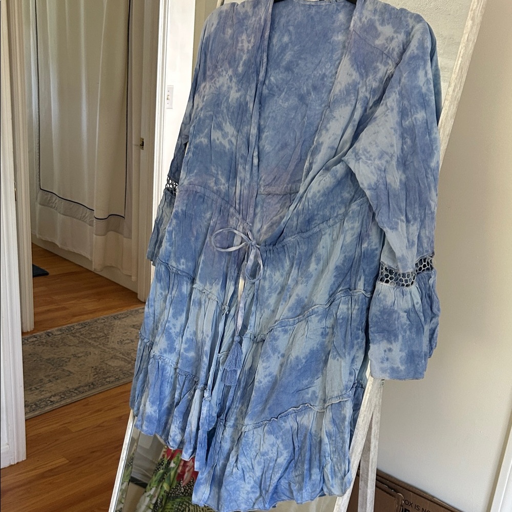 Elegant Blue Tie-Dye Women's Swim Coverup